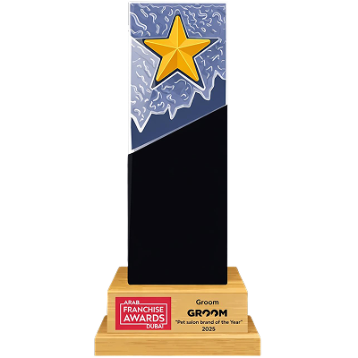 Photo with the award: 'Arab Franchise Awards Dubai'